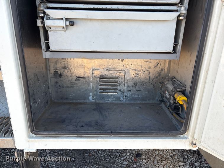 image for item FG2694 2012 International 4300 bucket truck