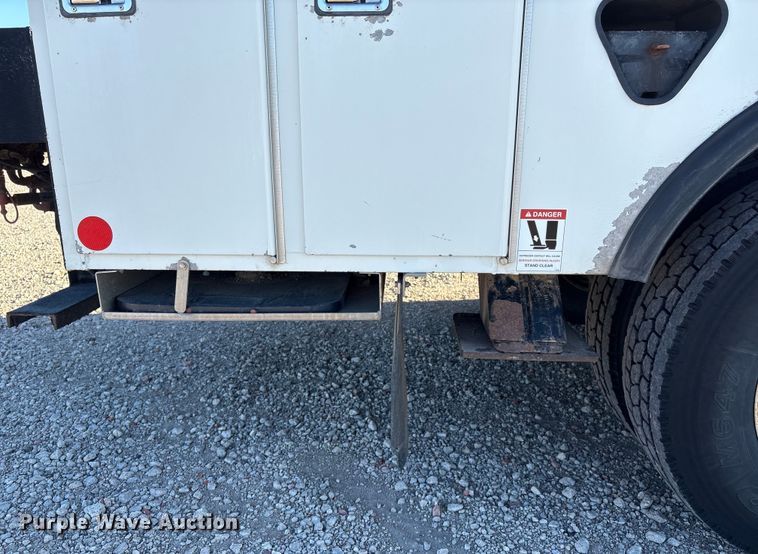 image for item FG2694 2012 International 4300 bucket truck