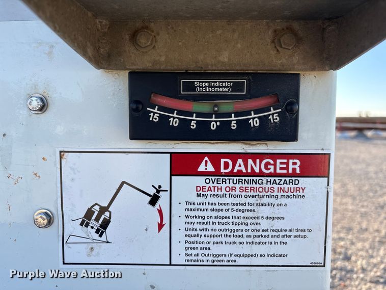 image for item FG2694 2012 International 4300 bucket truck