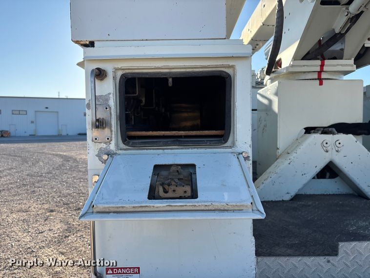 image for item FG2694 2012 International 4300 bucket truck