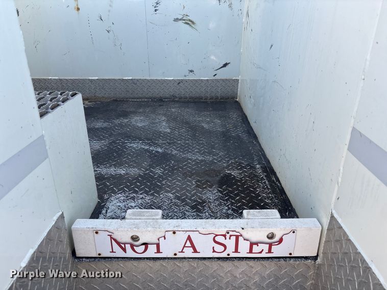 image for item FG2694 2012 International 4300 bucket truck