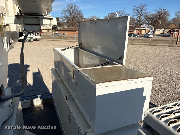 image for item FG2694 2012 International 4300 bucket truck