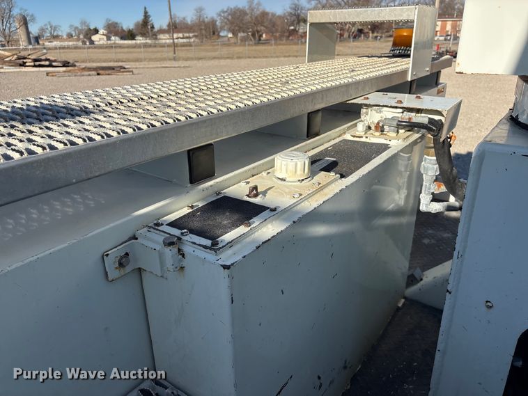 image for item FG2694 2012 International 4300 bucket truck