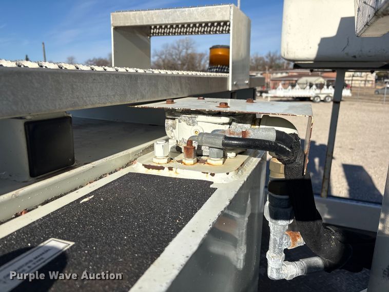 image for item FG2694 2012 International 4300 bucket truck