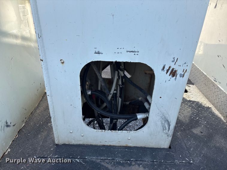 image for item FG2694 2012 International 4300 bucket truck