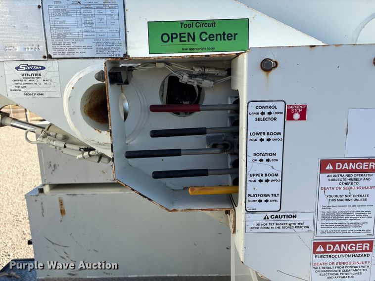 image for item FG2694 2012 International 4300 bucket truck