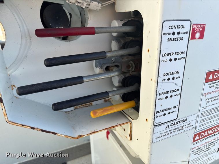 image for item FG2694 2012 International 4300 bucket truck