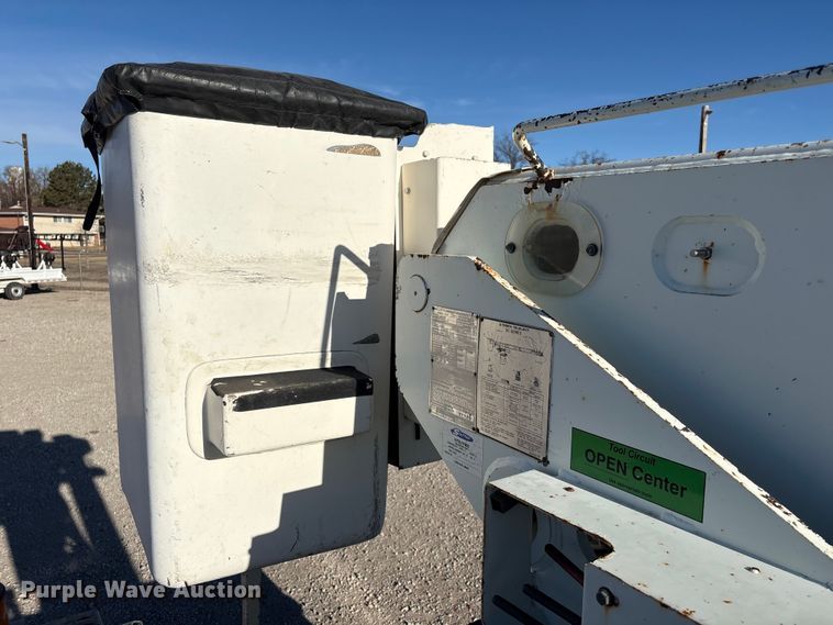 image for item FG2694 2012 International 4300 bucket truck