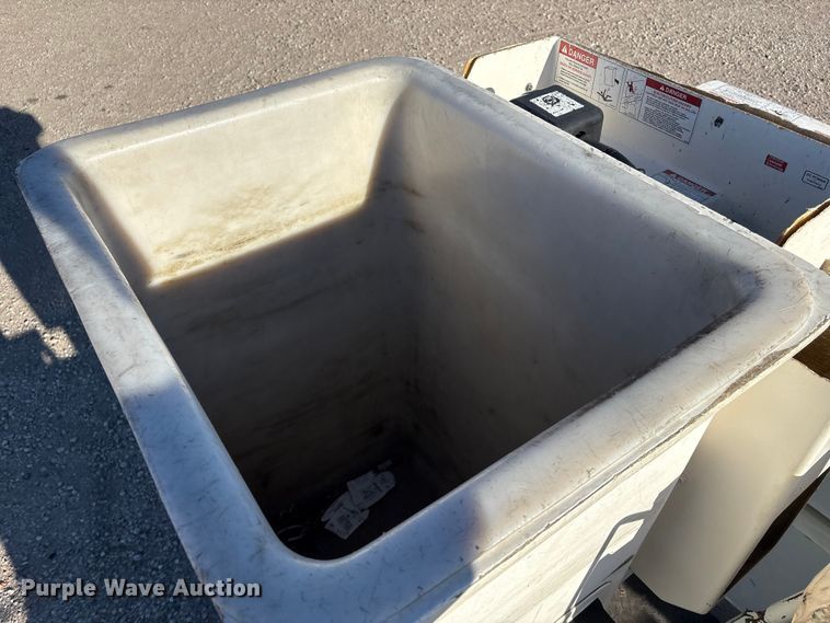 image for item FG2694 2012 International 4300 bucket truck