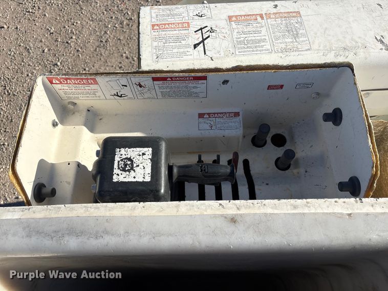 image for item FG2694 2012 International 4300 bucket truck