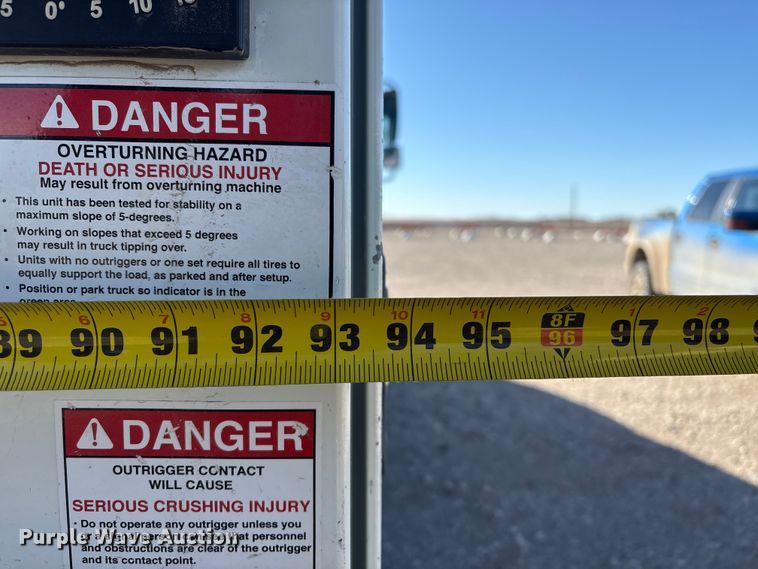 image for item FG2694 2012 International 4300 bucket truck