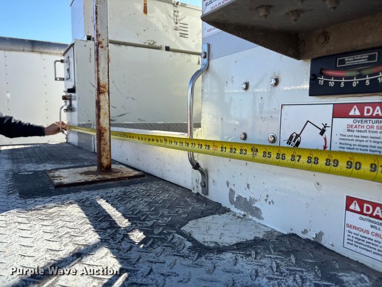 image for item FG2694 2012 International 4300 bucket truck