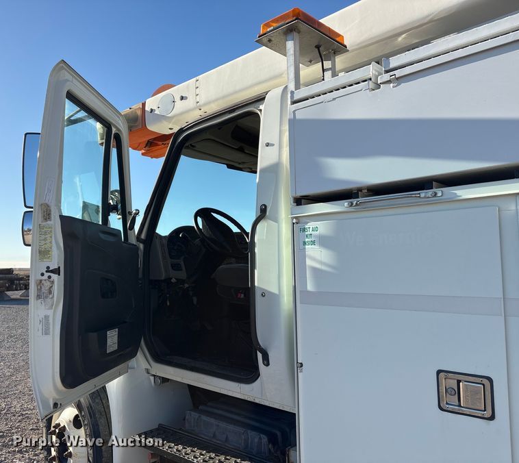 image for item FG2694 2012 International 4300 bucket truck
