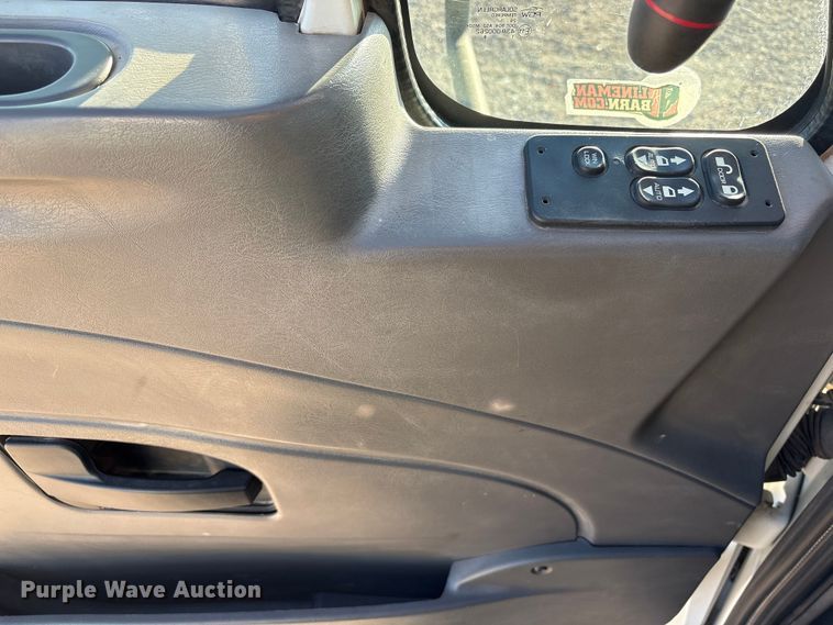 image for item FG2694 2012 International 4300 bucket truck