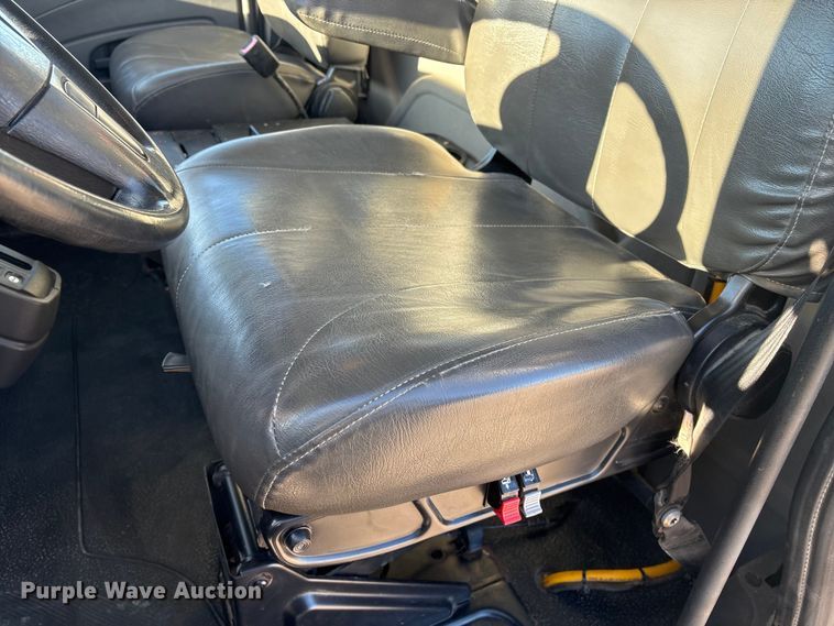 image for item FG2694 2012 International 4300 bucket truck