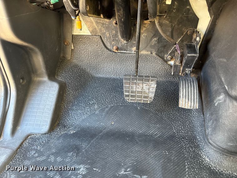 image for item FG2694 2012 International 4300 bucket truck