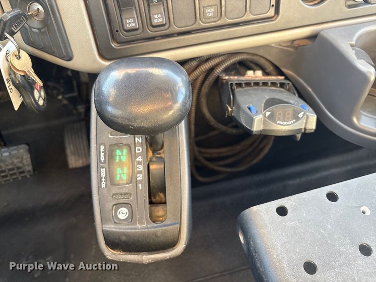 image for item FG2694 2012 International 4300 bucket truck