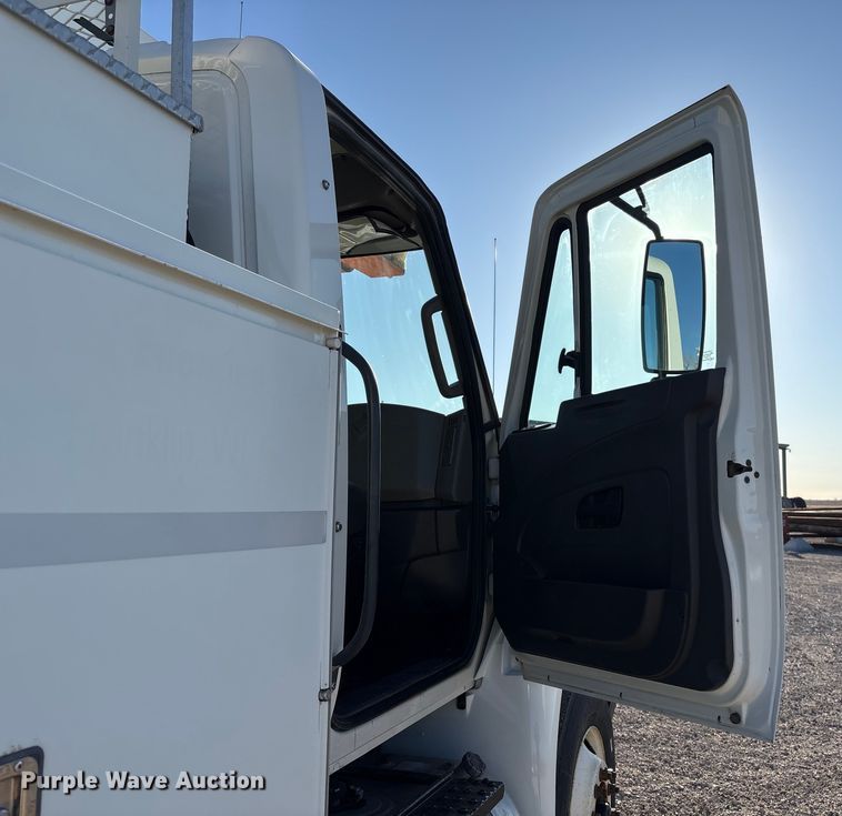 image for item FG2694 2012 International 4300 bucket truck