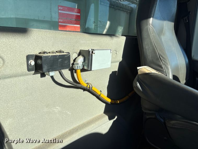 image for item FG2694 2012 International 4300 bucket truck