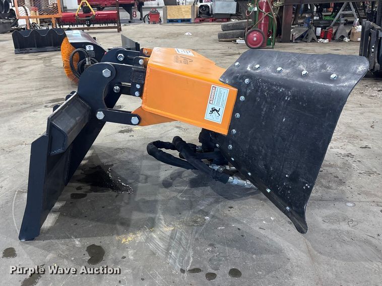 image for item FG2755 2025 Arteer TSG-31W skid steer stump grinder