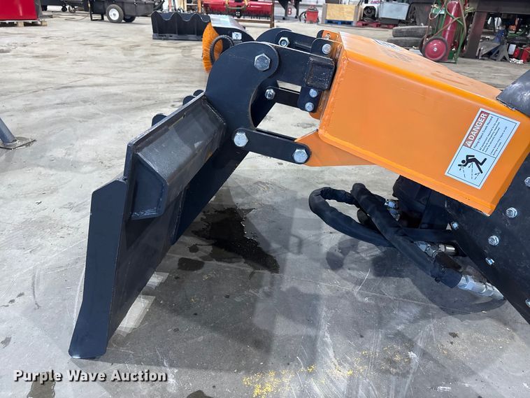 image for item FG2755 2025 Arteer TSG-31W skid steer stump grinder