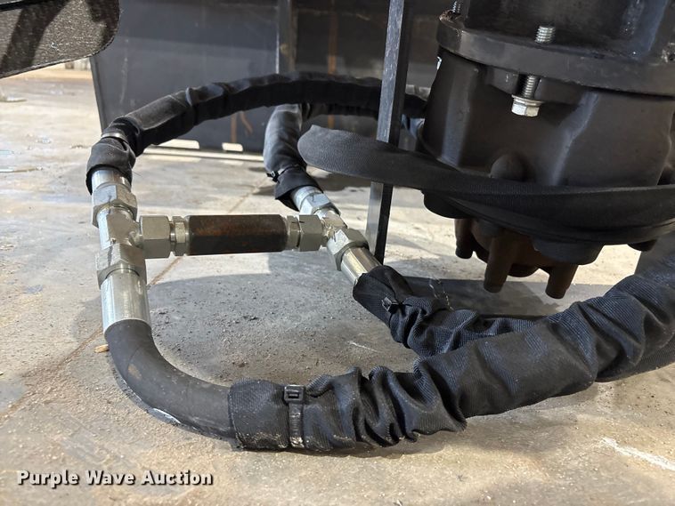 image for item FG2755 2025 Arteer TSG-31W skid steer stump grinder