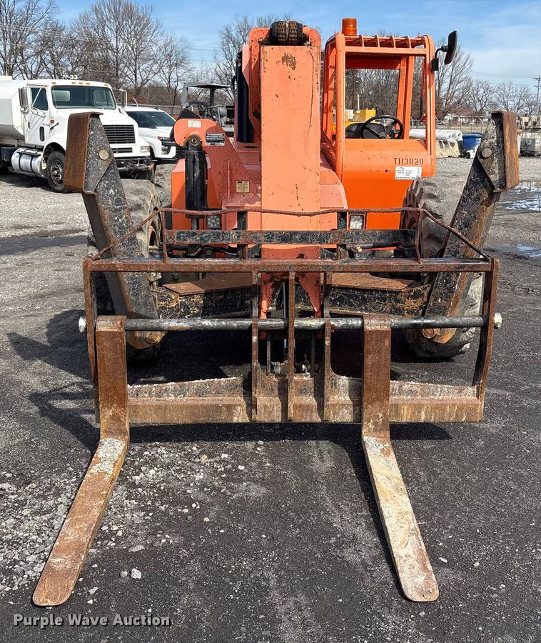 image for item FI0142 2013 JLG Skytrak 10042 telehandler