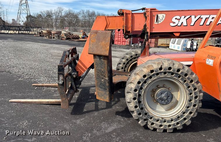 image for item FI0142 2013 JLG Skytrak 10042 telehandler