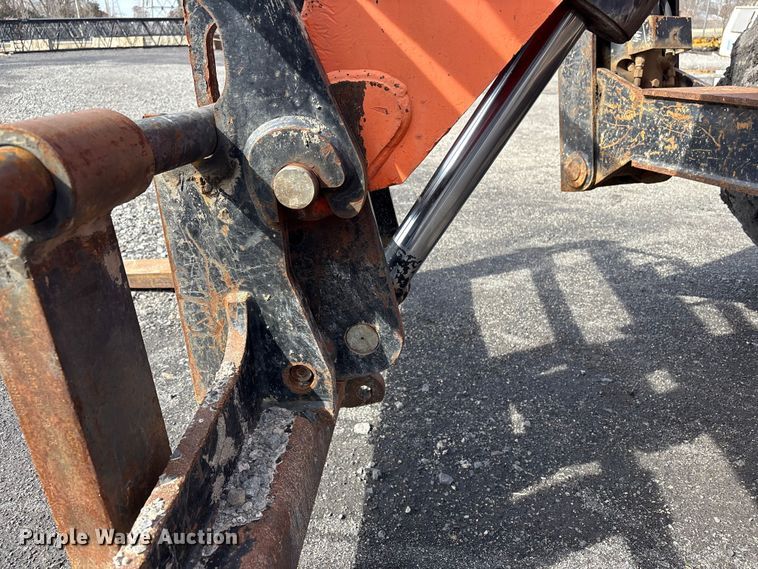 image for item FI0142 2013 JLG Skytrak 10042 telehandler