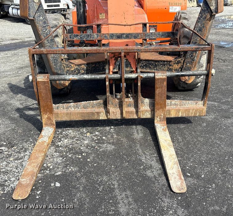 image for item FI0142 2013 JLG Skytrak 10042 telehandler