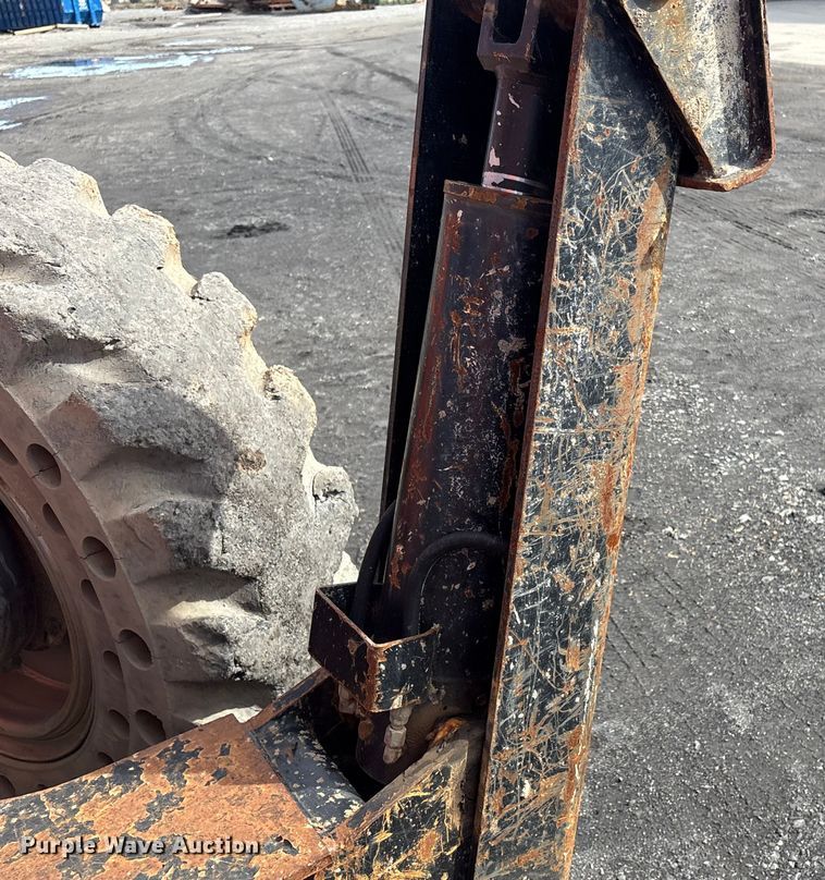 image for item FI0142 2013 JLG Skytrak 10042 telehandler