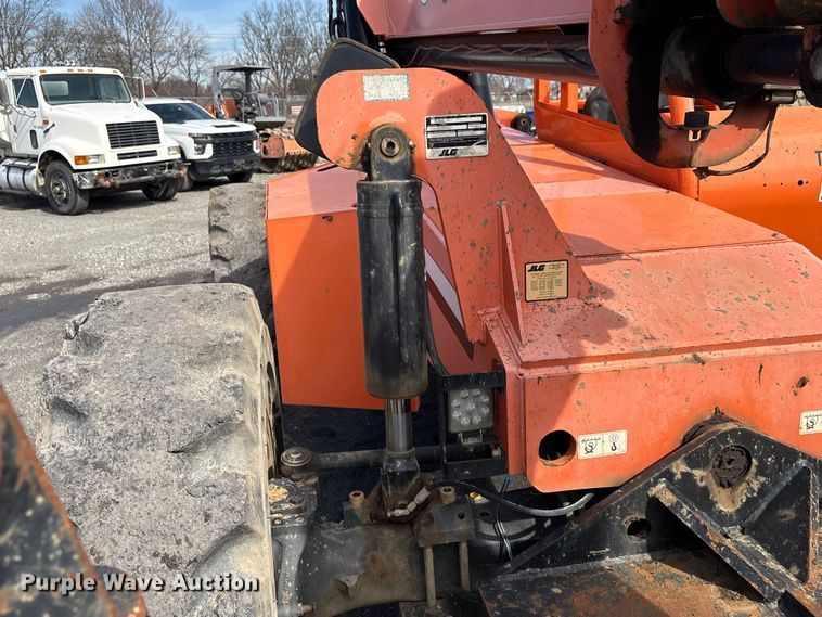image for item FI0142 2013 JLG Skytrak 10042 telehandler