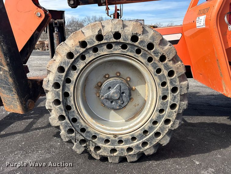 image for item FI0142 2013 JLG Skytrak 10042 telehandler