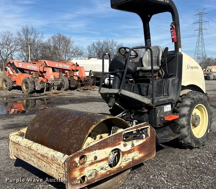 image for item FI0143 Ingersoll Rand SD-45D TF single drum vibratory roller