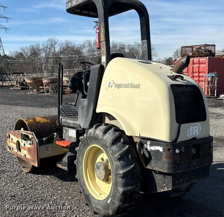 image for item FI0143 Ingersoll Rand SD-45D TF single drum vibratory roller