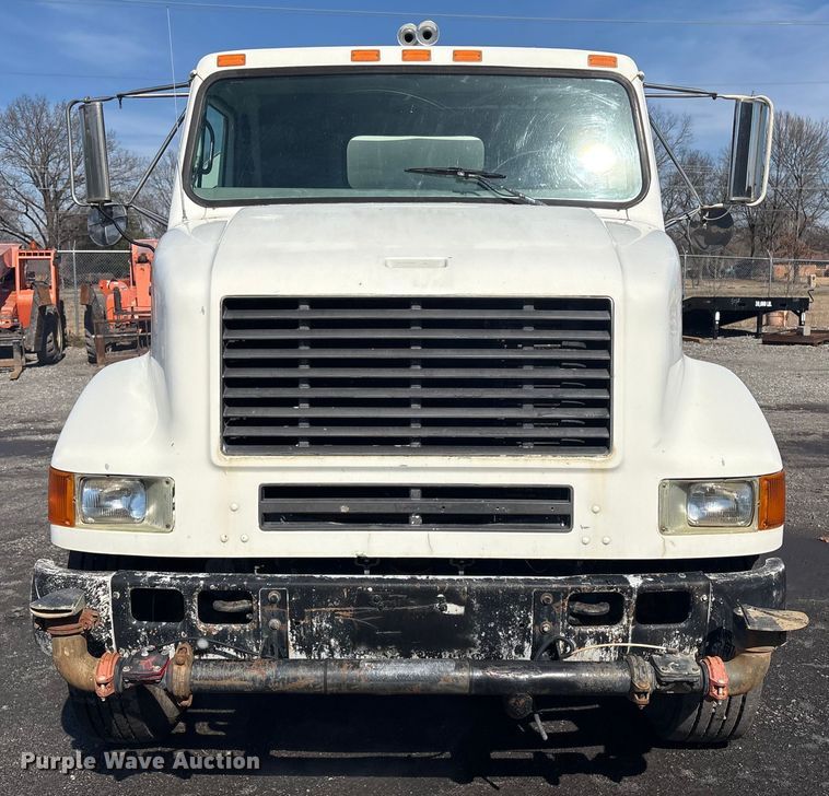 image for item FI0144 1995 International 8100 water truck
