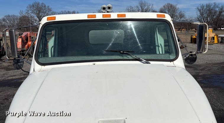 image for item FI0144 1995 International 8100 water truck