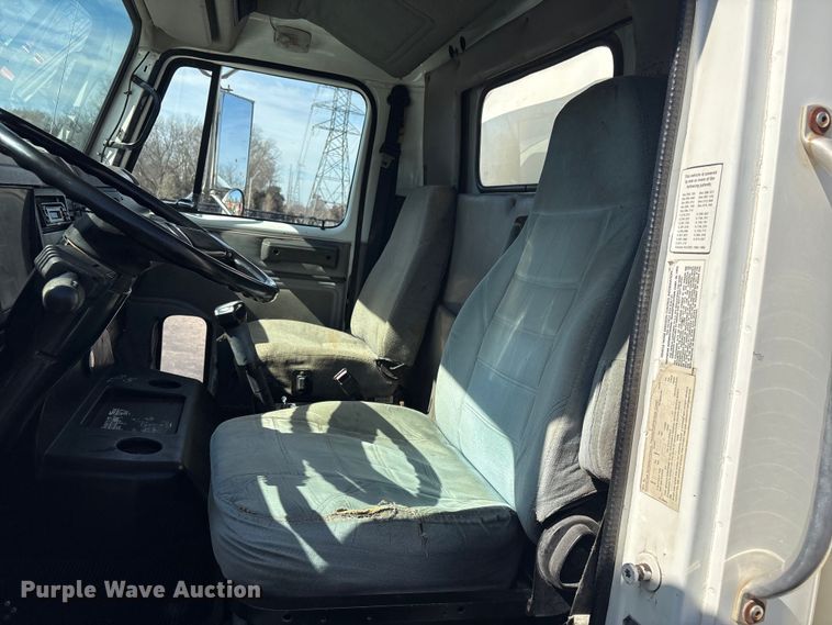 image for item FI0144 1995 International 8100 water truck