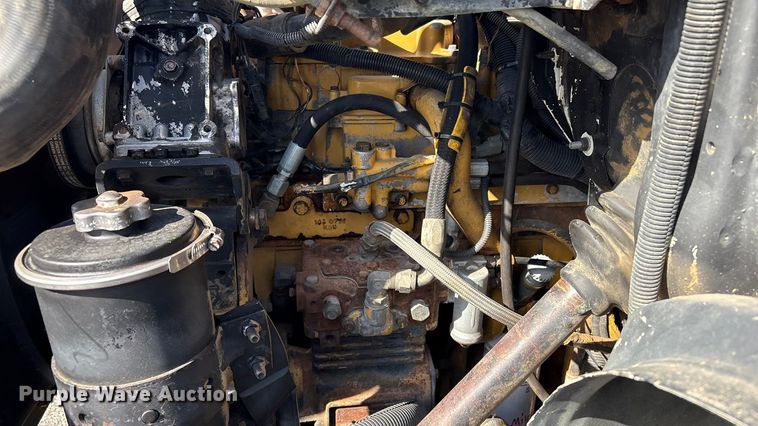 image for item FI0144 1995 International 8100 water truck