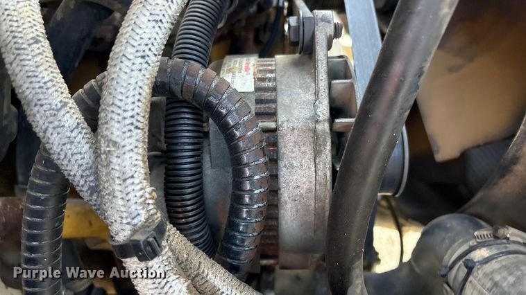 image for item FI0144 1995 International 8100 water truck