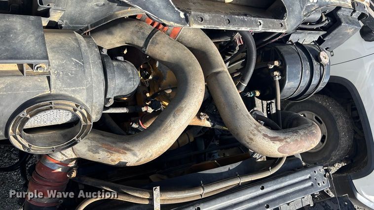 image for item FI0144 1995 International 8100 water truck