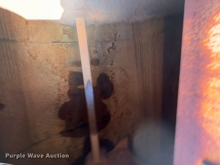 image for item FI0144 1995 International 8100 water truck