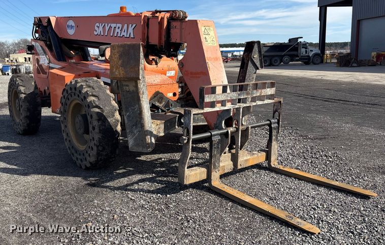 image for item FI0145 2014 JLG Skytrak 10042 telehandler