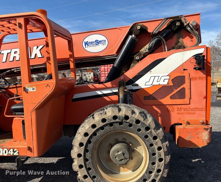image for item FI0145 2014 JLG Skytrak 10042 telehandler