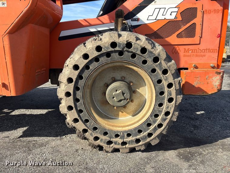 image for item FI0145 2014 JLG Skytrak 10042 telehandler
