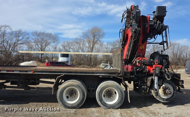 image for item FI0804 2006 Peterbilt 357 crane truck