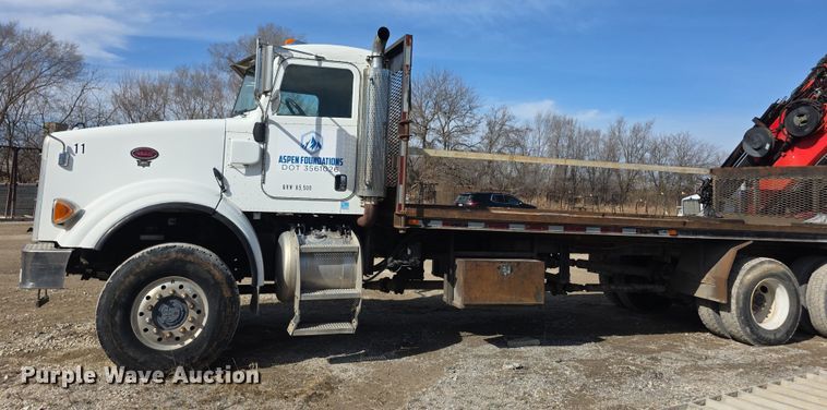 image for item FI0804 2006 Peterbilt 357 crane truck