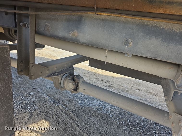 image for item FI0804 2006 Peterbilt 357 crane truck