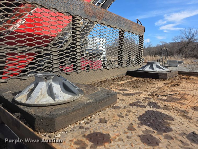 image for item FI0804 2006 Peterbilt 357 crane truck