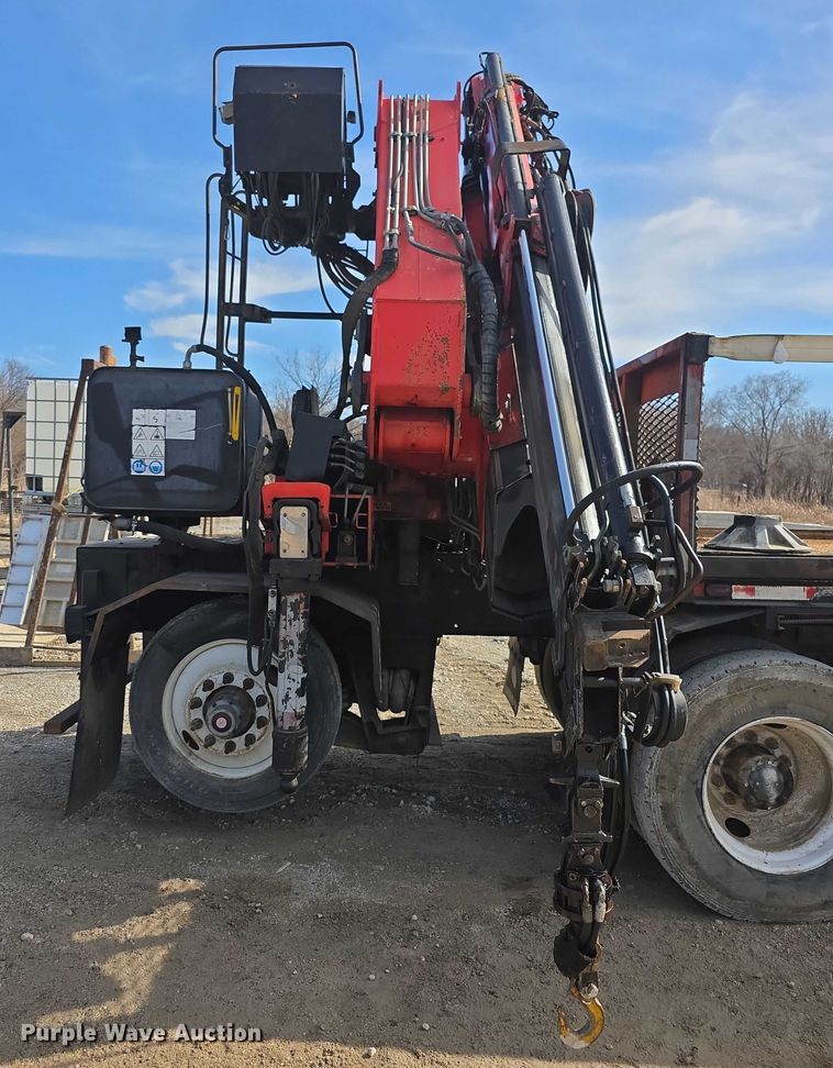 image for item FI0804 2006 Peterbilt 357 crane truck